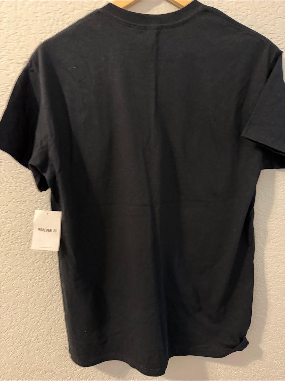 Forever 21 Black Short-Sleeve Tee with Selena Portrait and Red Halo - Picture 4 of 4